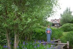 Blumenbrücke im japanischen Schaugarten