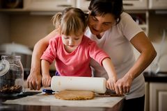 Kinder in der Küche: Kochen und backen mit Kindern