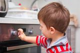 Kochen und backen mit Kindern - Sicherheitsschalter am Herd