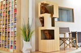 Katzenmöbel aus hellem Holz
