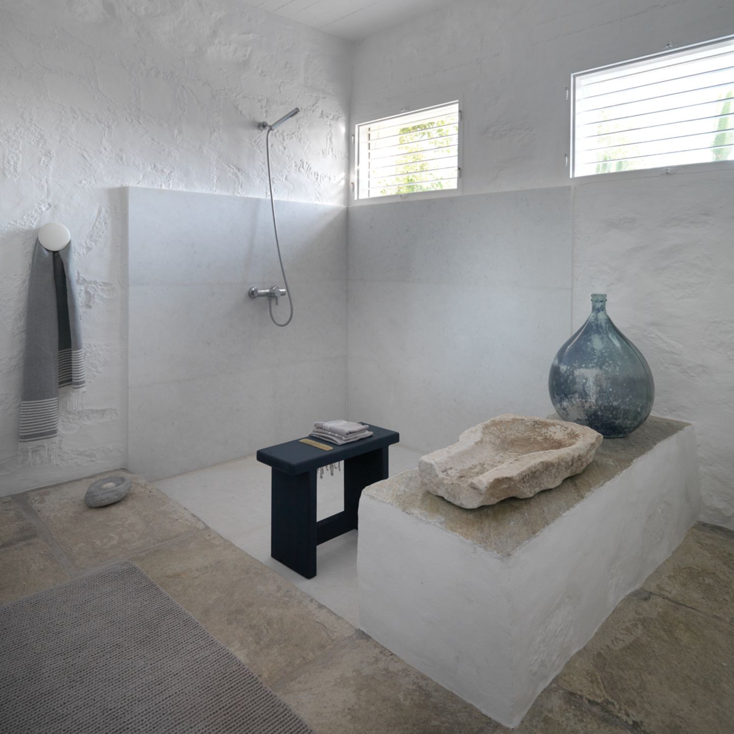 Badezimmer in Naturstein