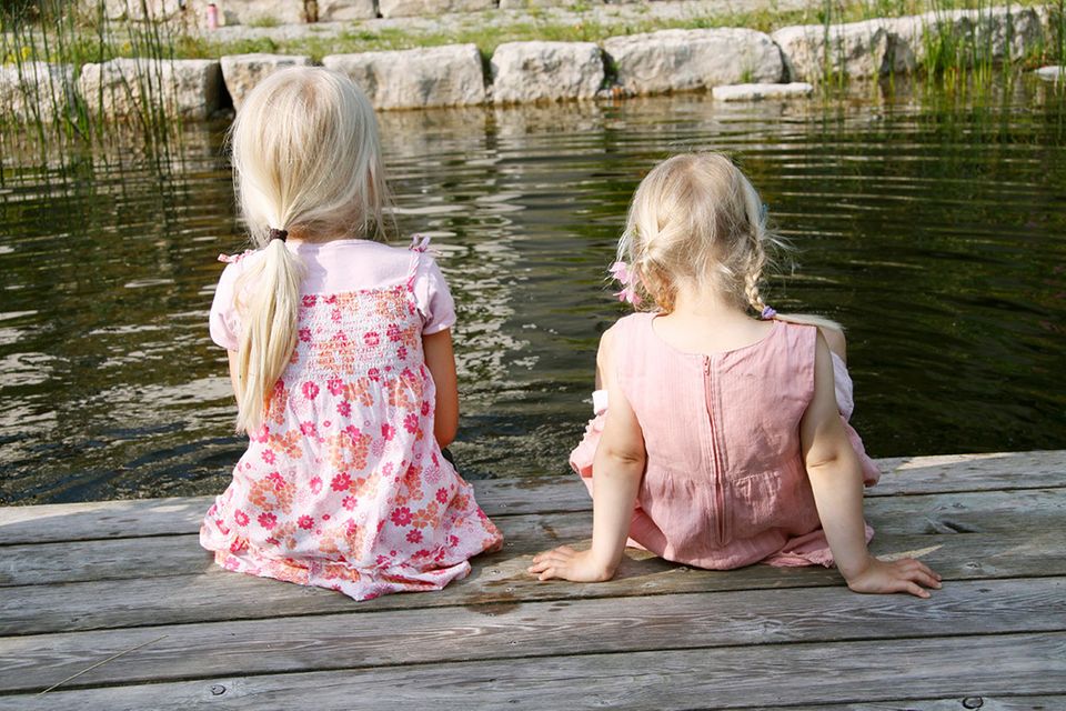 Schwimmteich: Naturpool direkt am Haus Gartenteich oder Schwimmteich anlegen