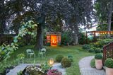 Garten mit Teehaus