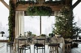 Weihnachten mit Hütten-Romantik - Weihnachtsbaum und Tannenkranz