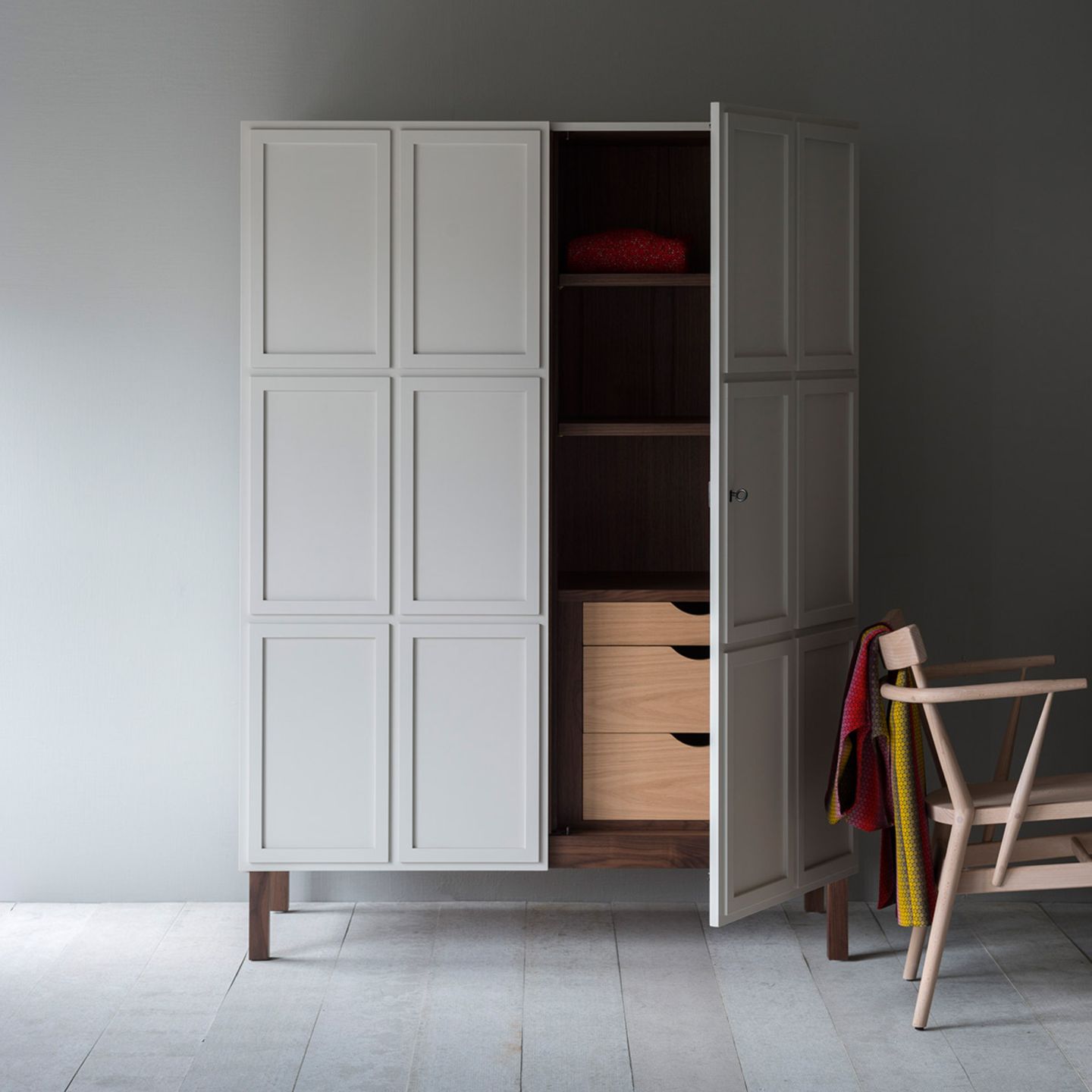 Kleiderschrank 