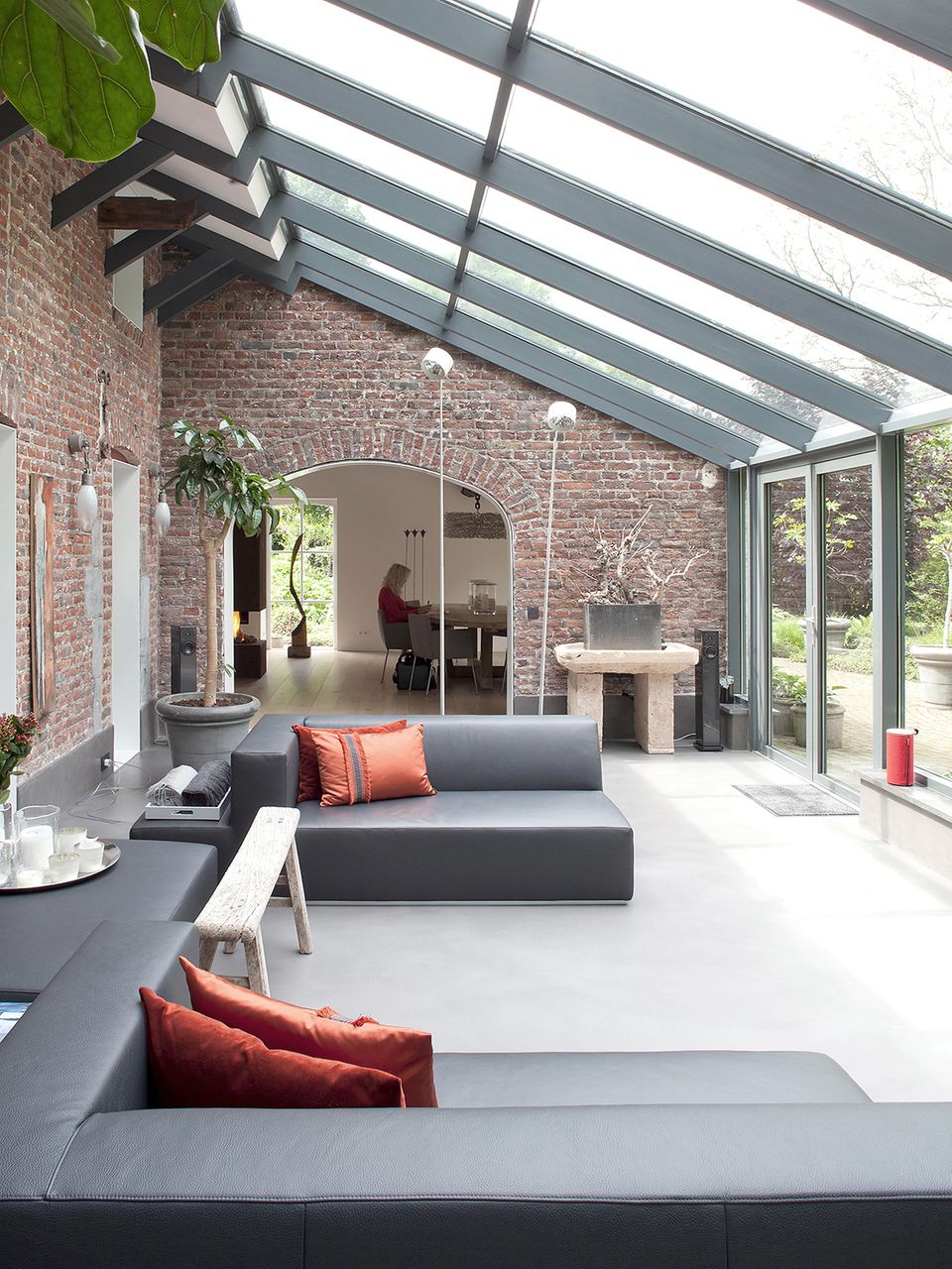 Modern eingerichteter Wintergarten - Bild 2 - [SCHÖNER WOHNEN]