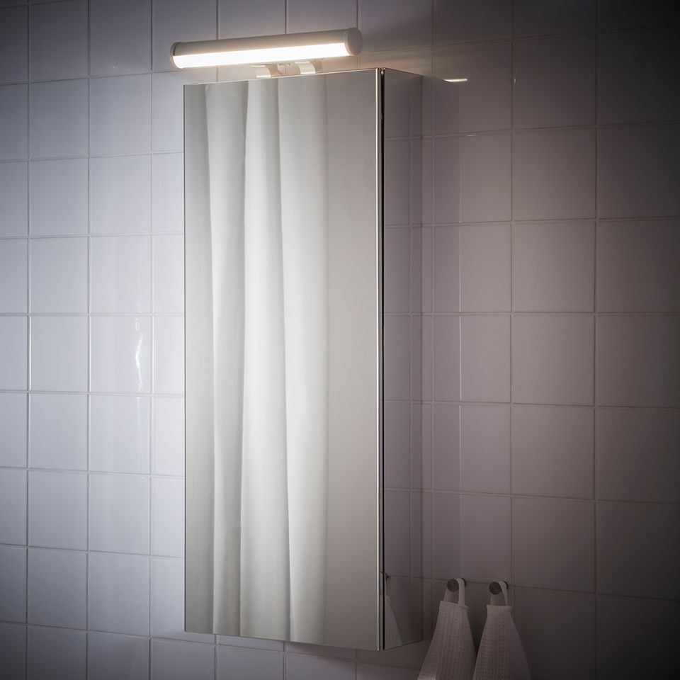 Spiegelleuchte "Östana" von Ikea [SCHÖNER WOHNEN]