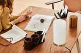 Tischleuchte "Planner PM02" von Fritz Hansen auf einem Holzschreibtisch