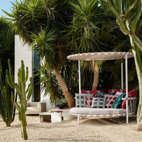 Gartenbett "Trampoline" von Cassina - Bild 3 - [SCHÖNER WOHNEN]