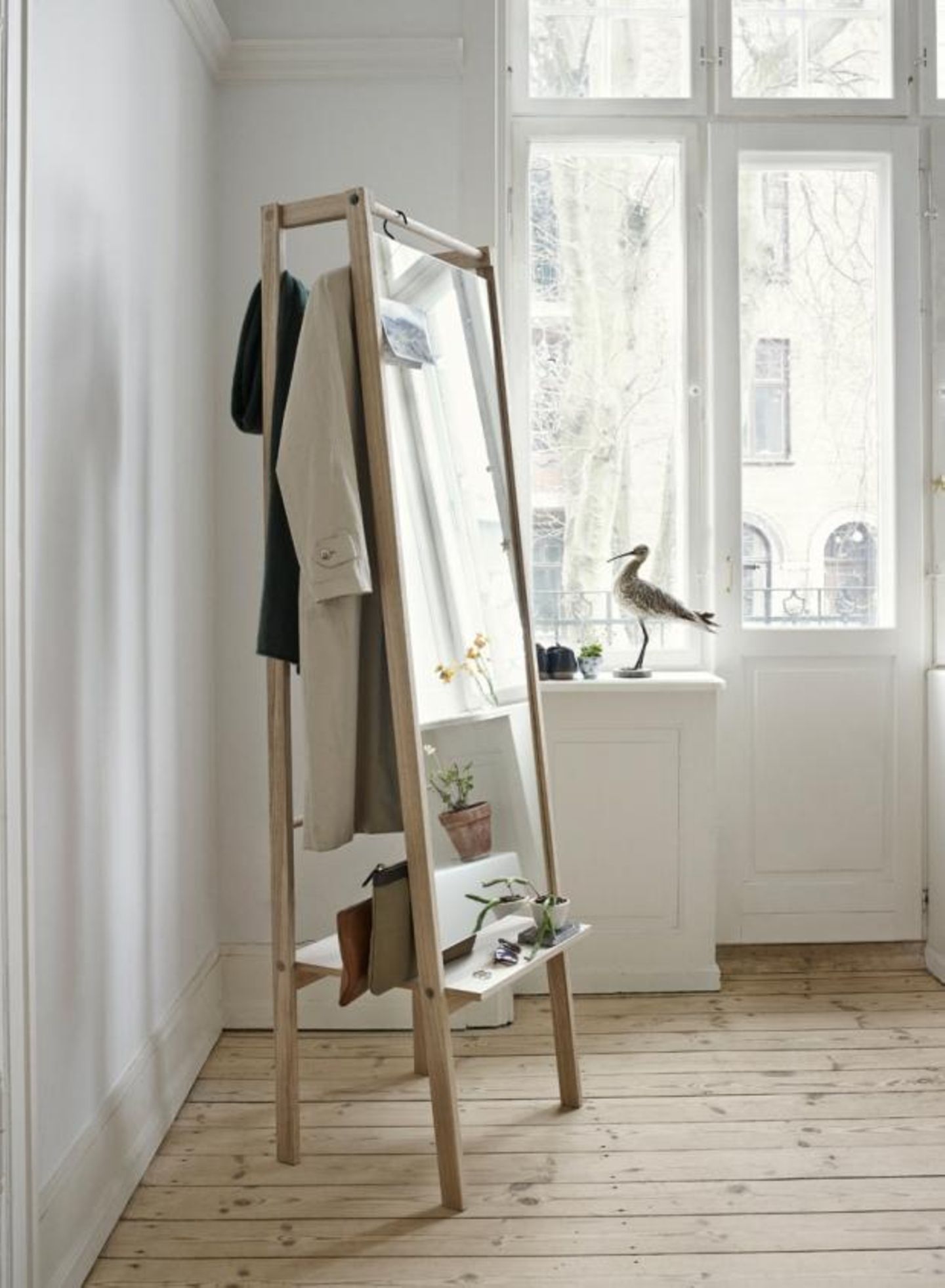 Kleine Zimmer mit einem Spiegel größer wirken lassen