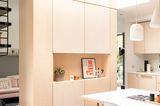 Londoner Stadthaus: Raumtrenner aus hellem Holz