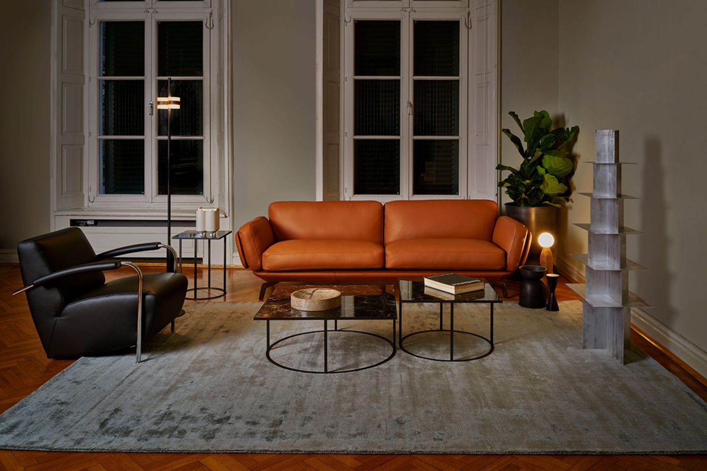 Sofa "Nardo" mit cognacfarbenem Lederbezug