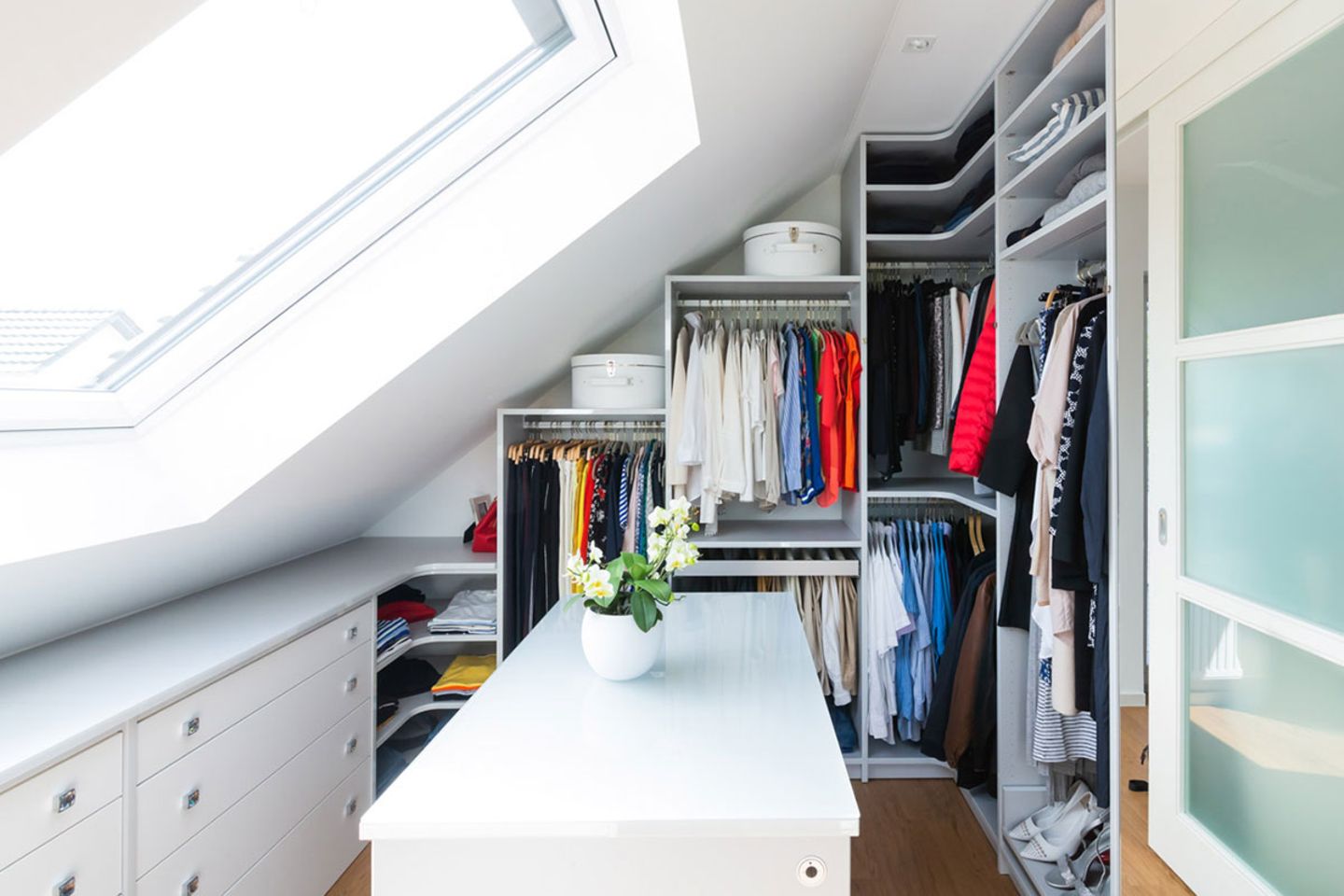 begehbarer dachschrägenschrank "interior“ von cabinet - bild 4