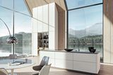 Küche "SLX" von Siematic mit Lichtleisten in den horizontalen und vertikalen Griffmulden