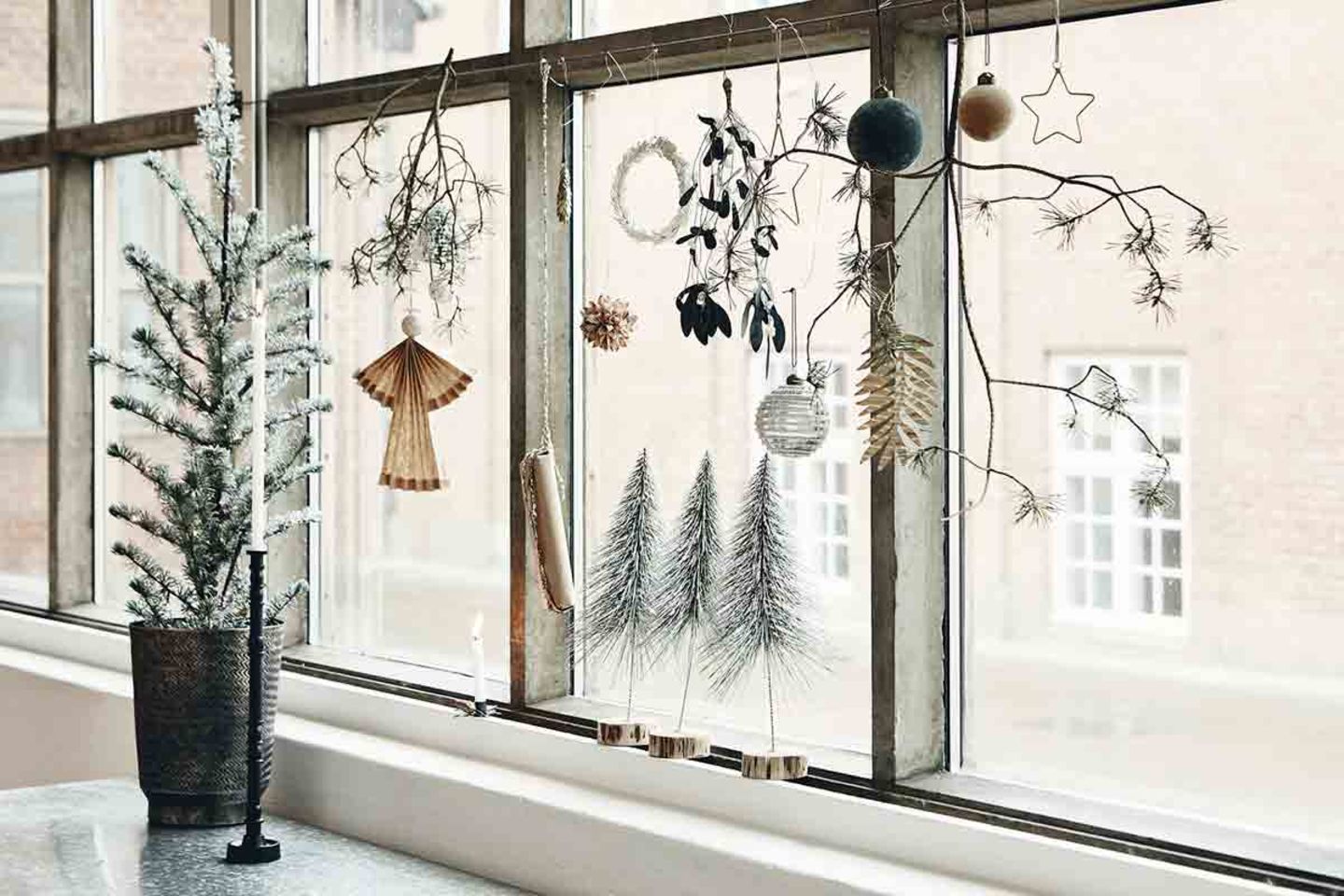 Tipp 9: Fenster weihnachtlich dekorieren - [SCHÖNER WOHNEN]
