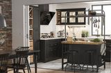 Küche "Metod" von Ikea mit schwarz lasierten Fronten