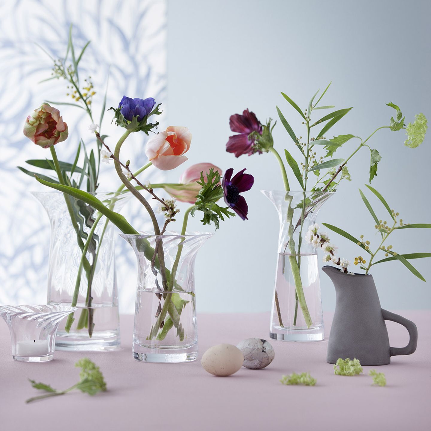 Vereinzelte Blumen in verschiedenen Vasen von Rosendahl aus Klarglas