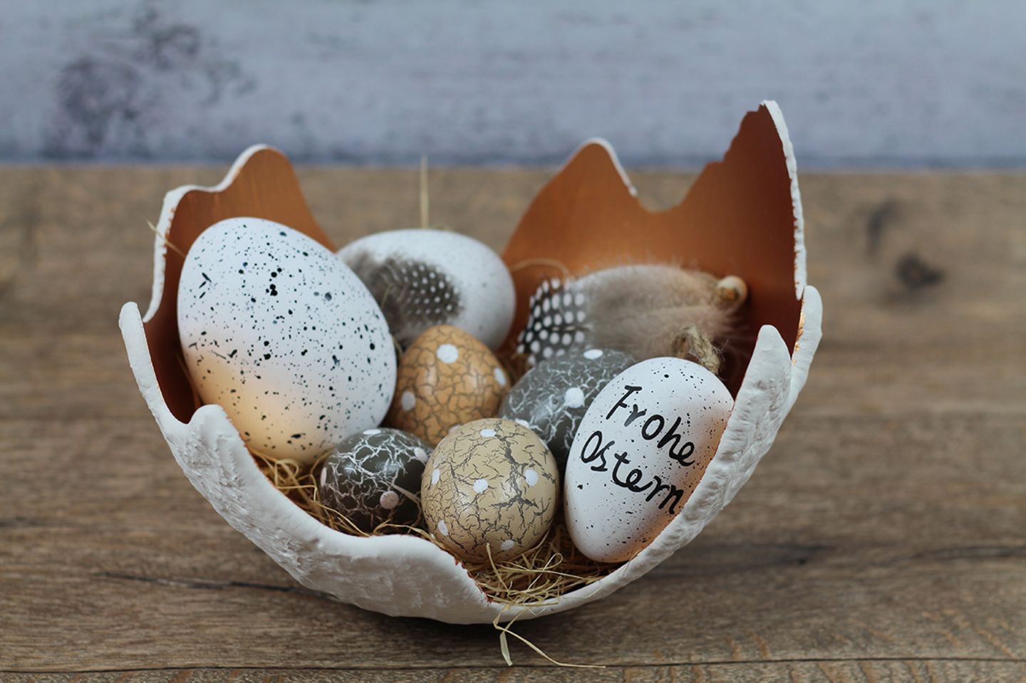 Schale für Ostern dekorieren