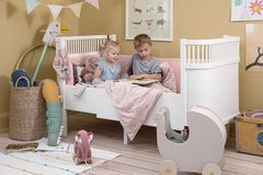Kinderzimmer mit Bett von Sebra