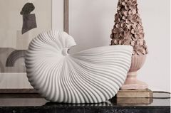 Blumentopf "Shell" in Form einer Muschel von Ferm Living