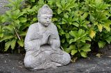 Stein-Buddha im japanischen Schaugarten