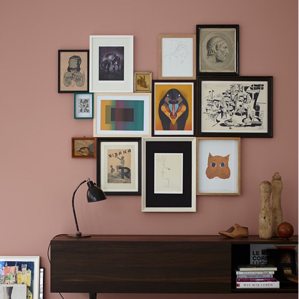 Die Wand hinter dem Sofa gestalten - [SCHÖNER WOHNEN]