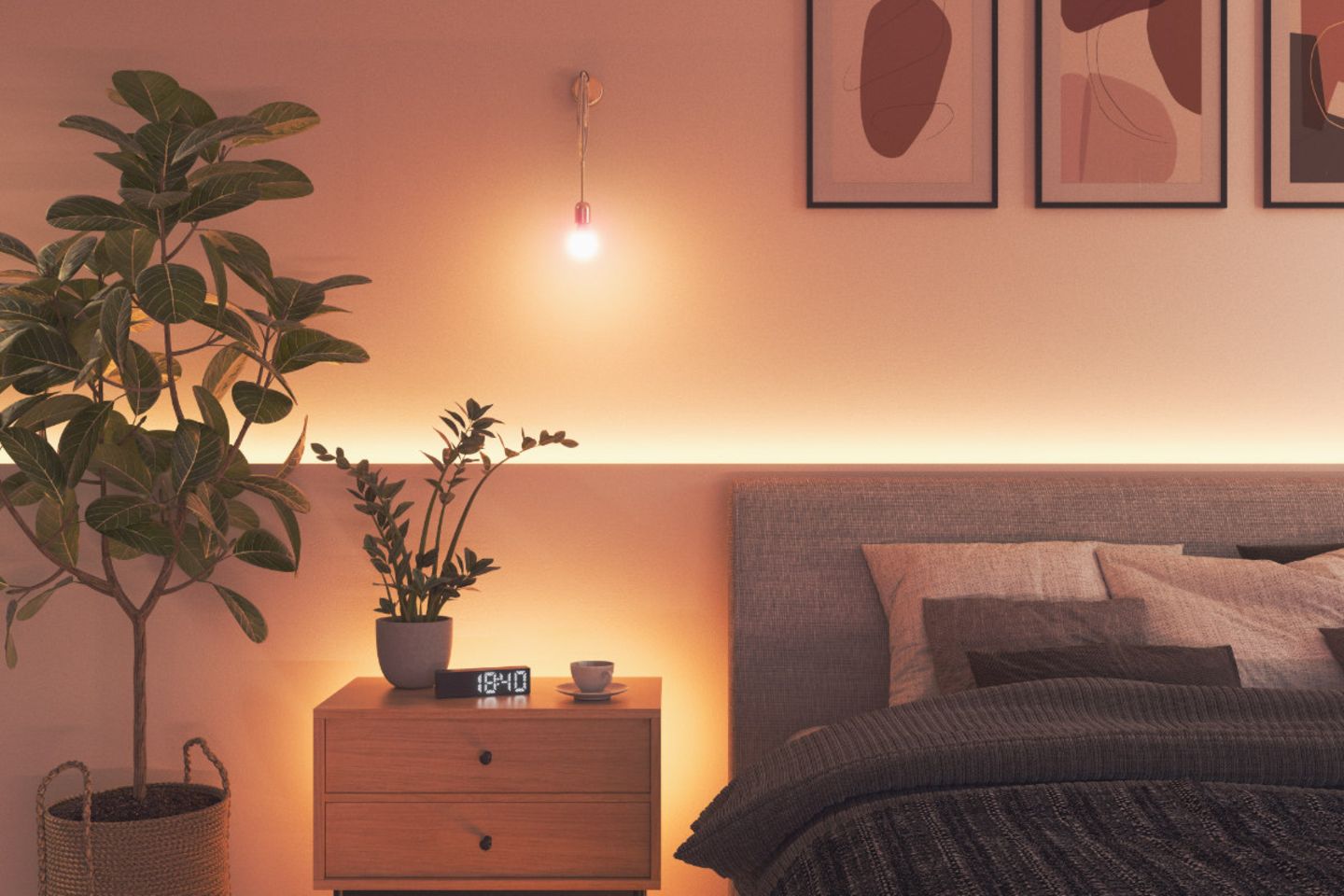 Beleuchtetes Schlafzimmer mit atmosphärischem warmweißem Licht