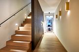 Holztreppe in den Keller