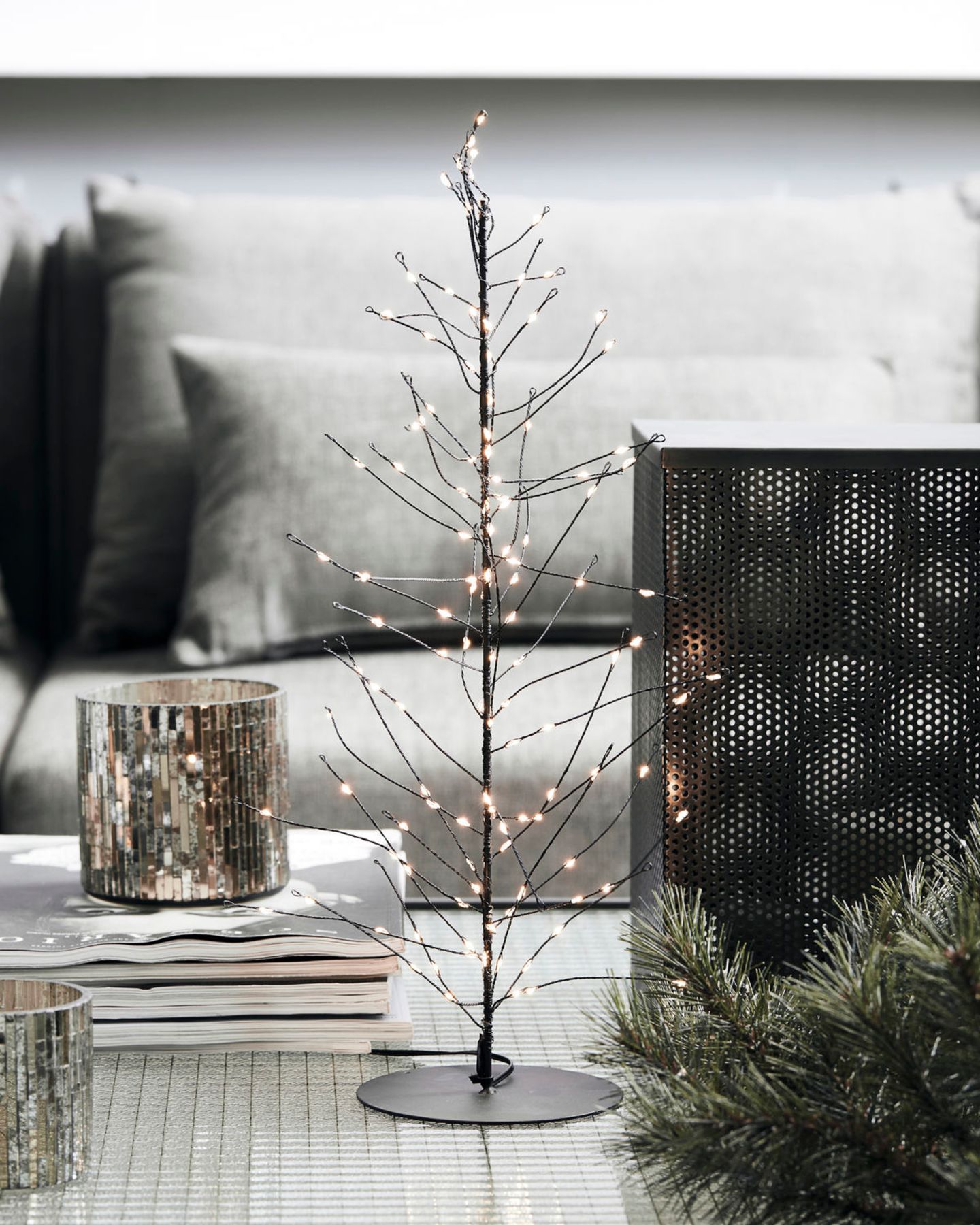 Winterlicher Glanz: LED-Bäumchen