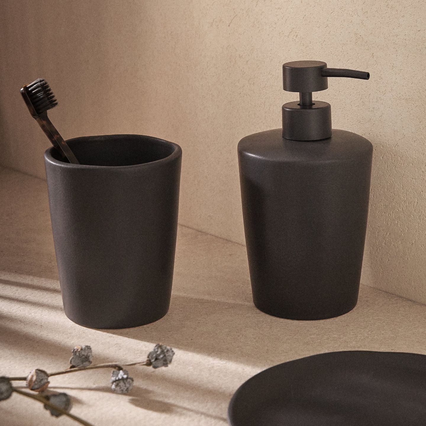 Schwarzer Seifenspender von Zara Home
