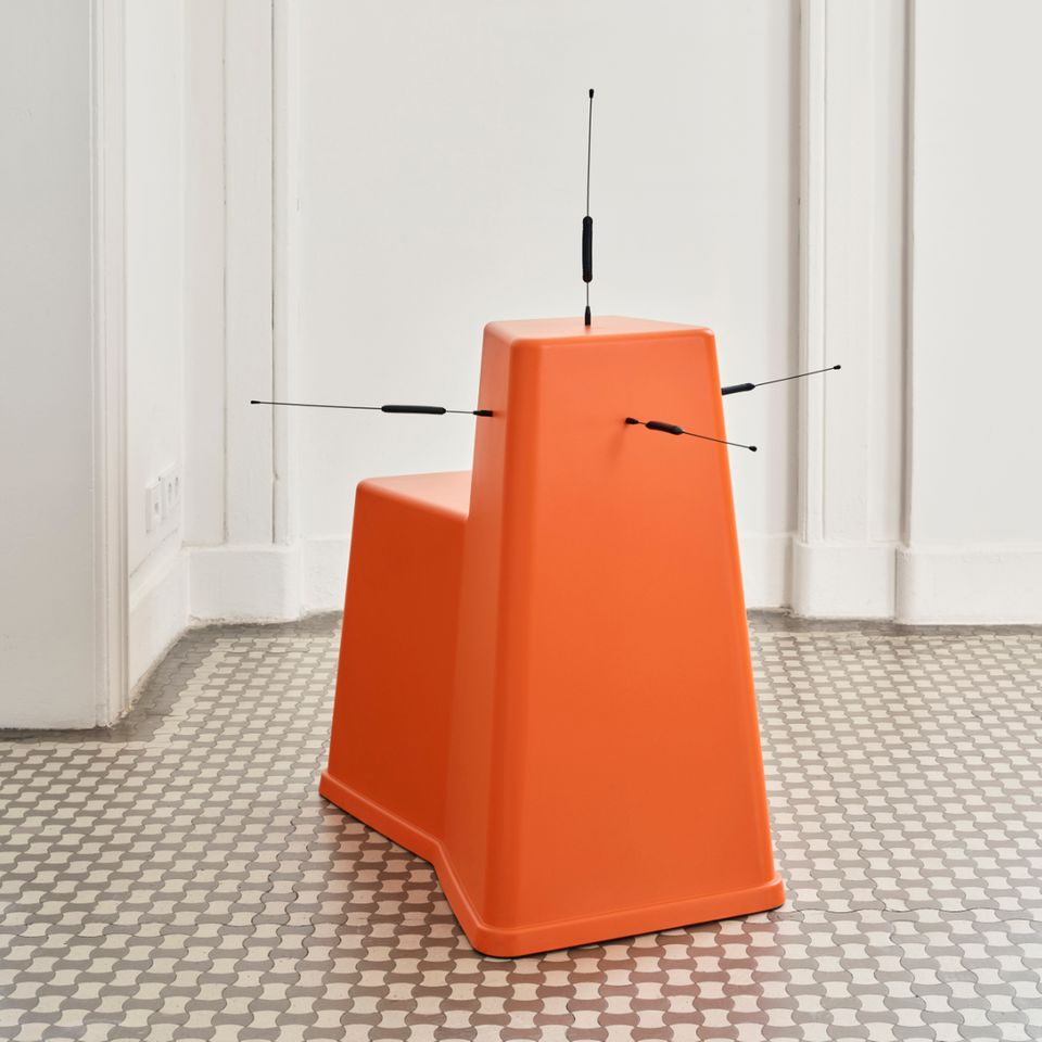 "Stool Tool" von Konstantin Grcic für Vitra in orange