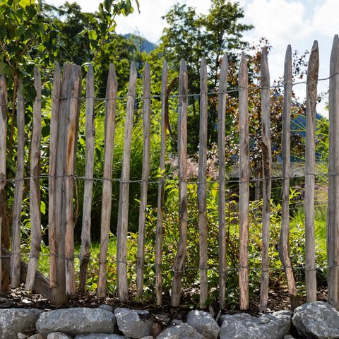 Holzlattenzaun