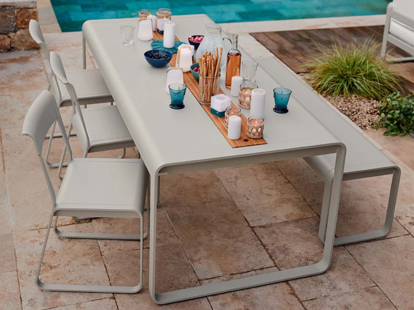 Gartentisch mit integrierter Aufbewahrung - [SCHNER WOHNEN]