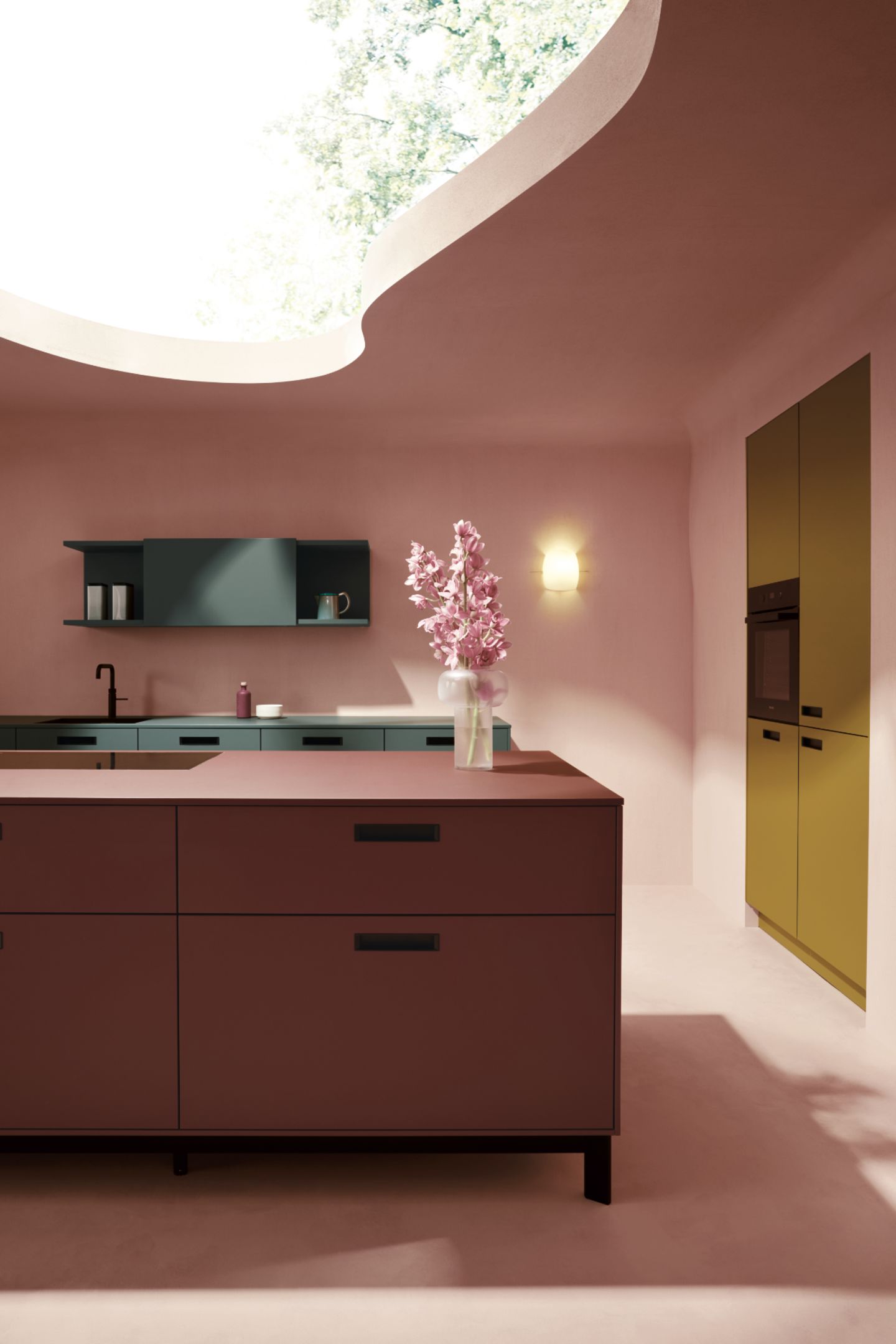 Küchenfronten in rot, gelb und blau in Küche mit rosa Wandfarbe