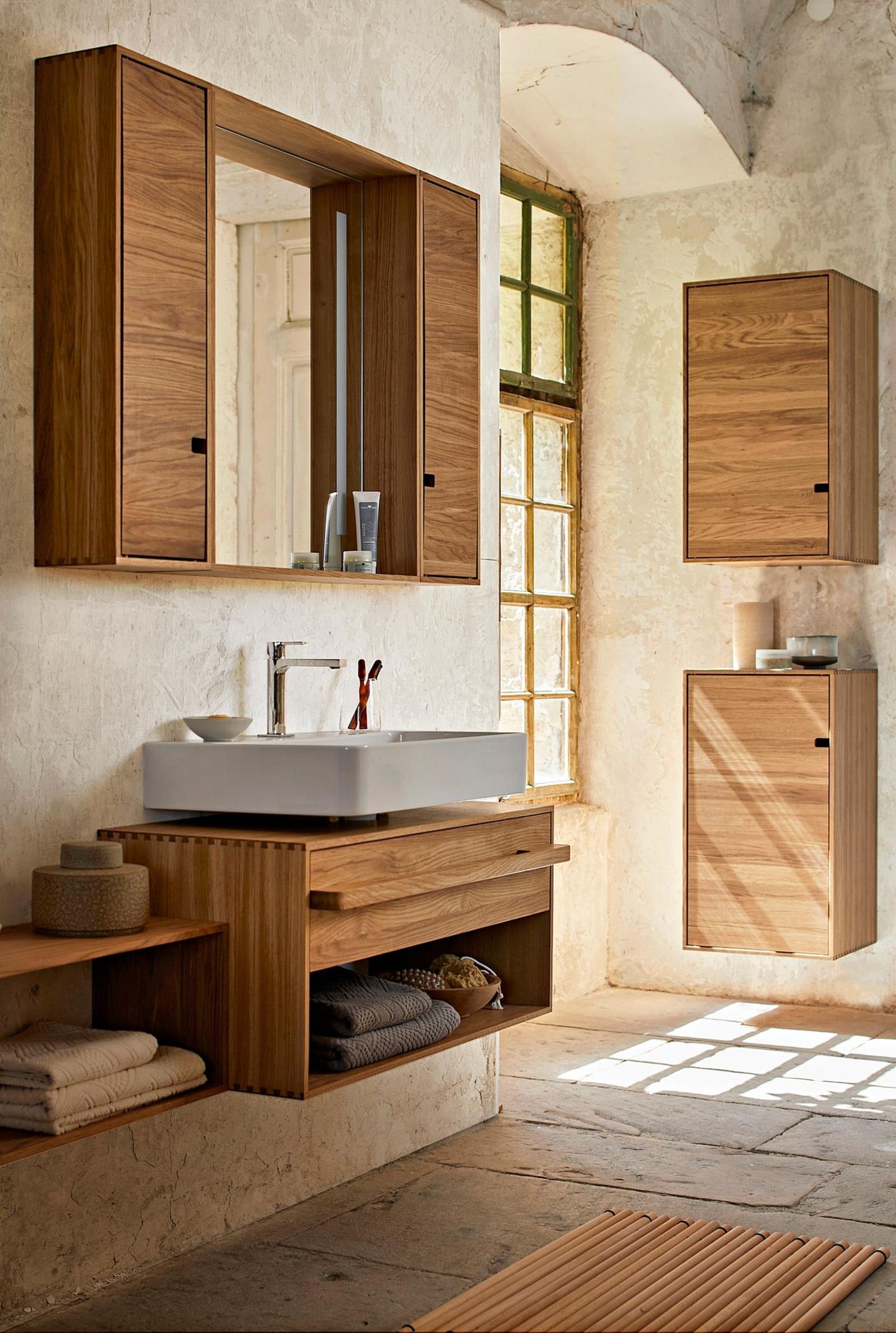 Holz im Badezimmer: Wohnliche Wärme im Bad