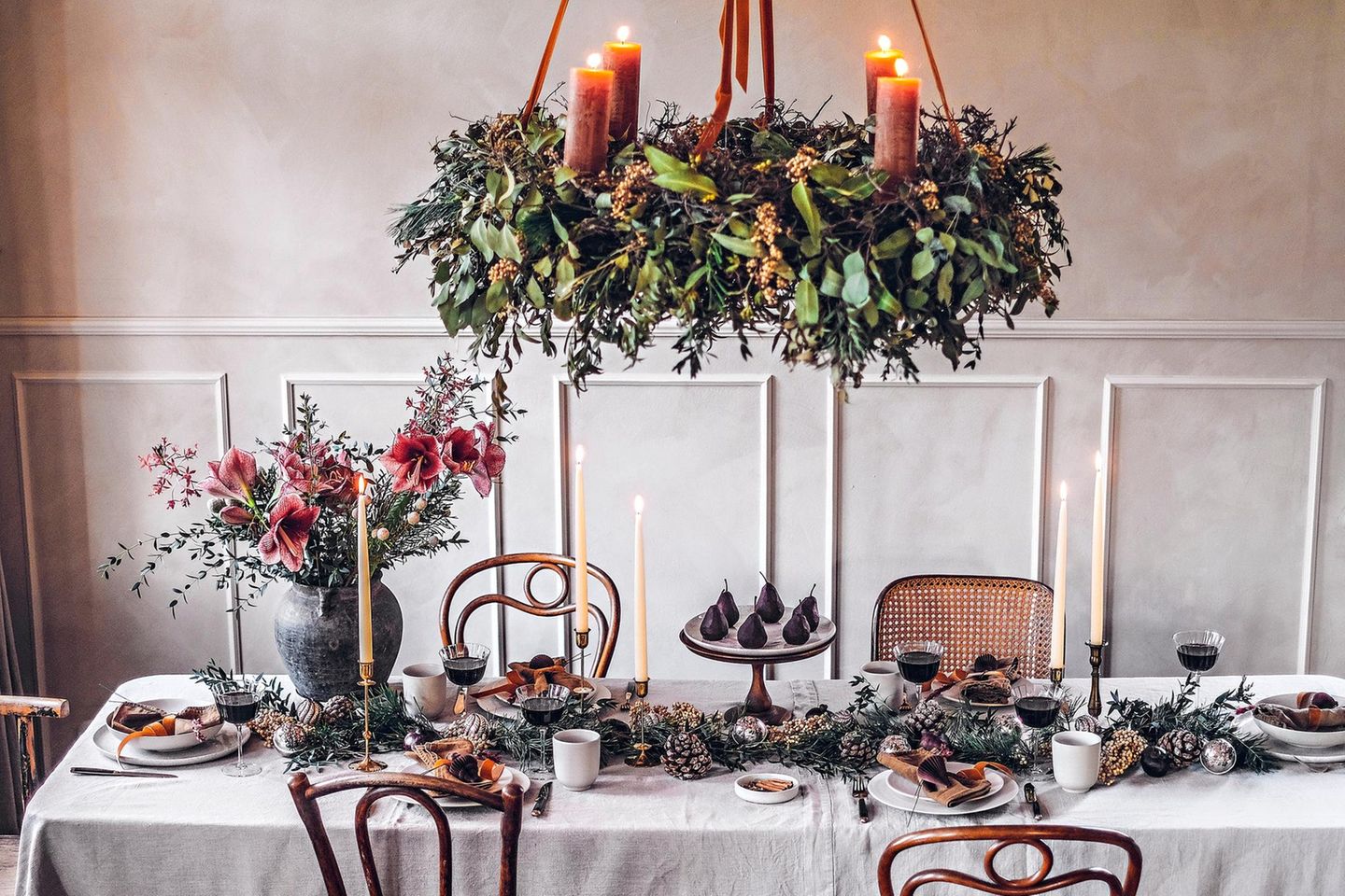 adventskranz mit eukalyptus und tanne