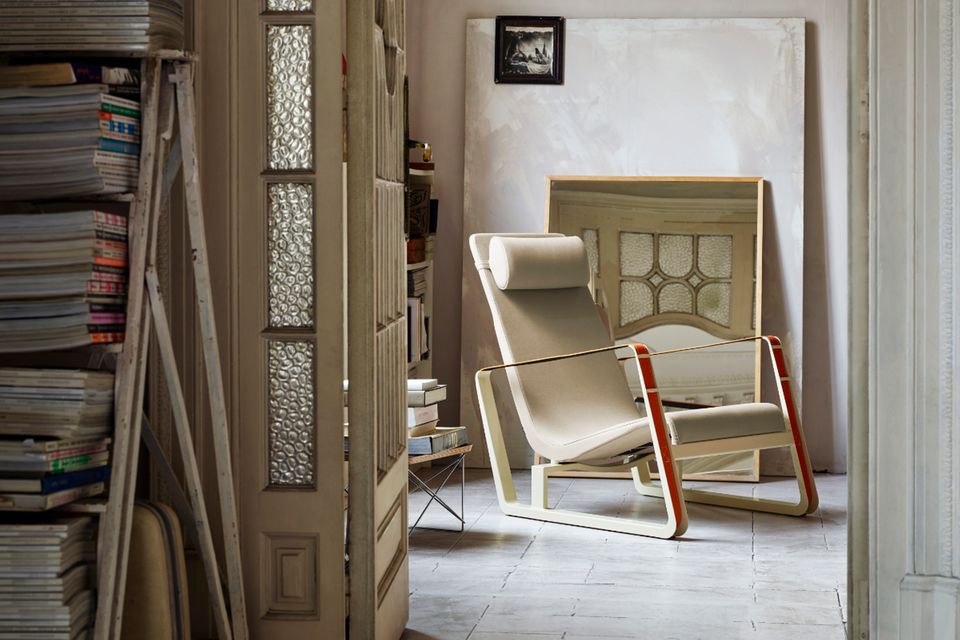 "Fauteuil Cité" von Jean Prouvé