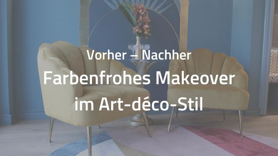 Senfgelbe Sessel vor blauer Wand