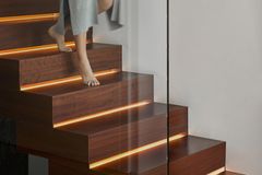 Treppenstufen können mit LED-Streifen beleuchtet werden