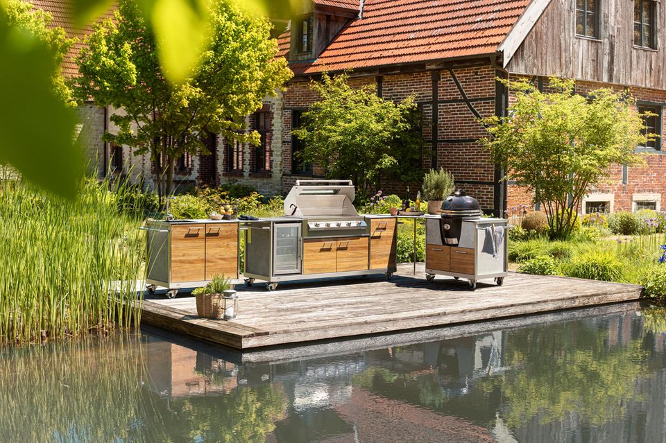 OutdoorKüche am Gartenteich [SCHÖNER WOHNEN]