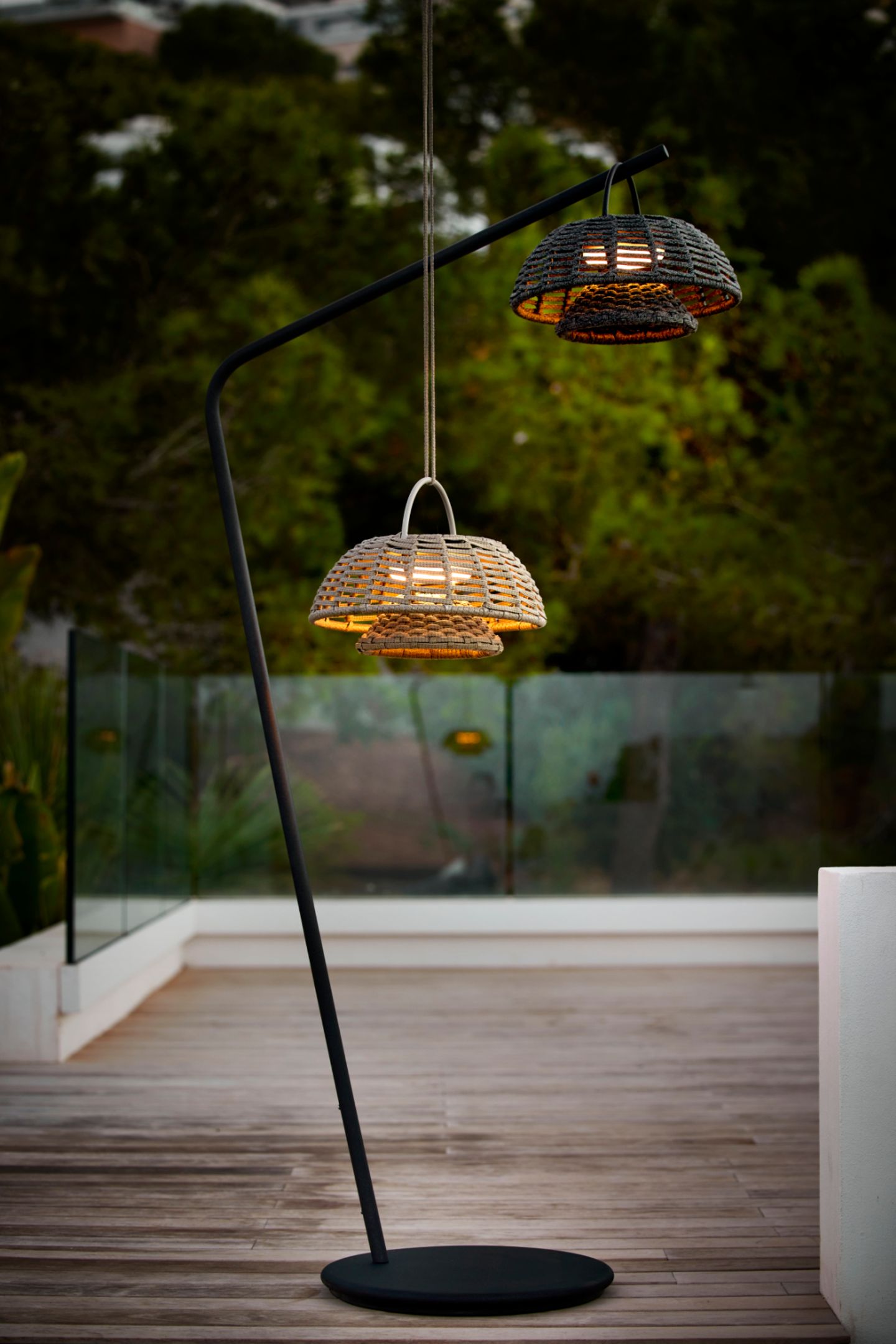 Dekorative Pendelleuchte mit Solar-LED