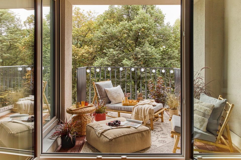 Balkon farblich passend gestalten [SCHÖNER WOHNEN]