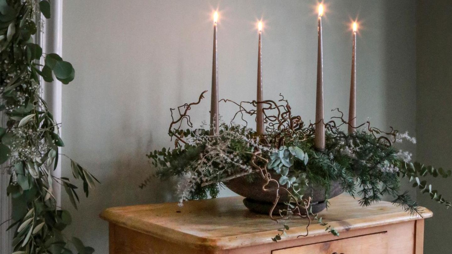 Adventskränze mit Eukalyptus