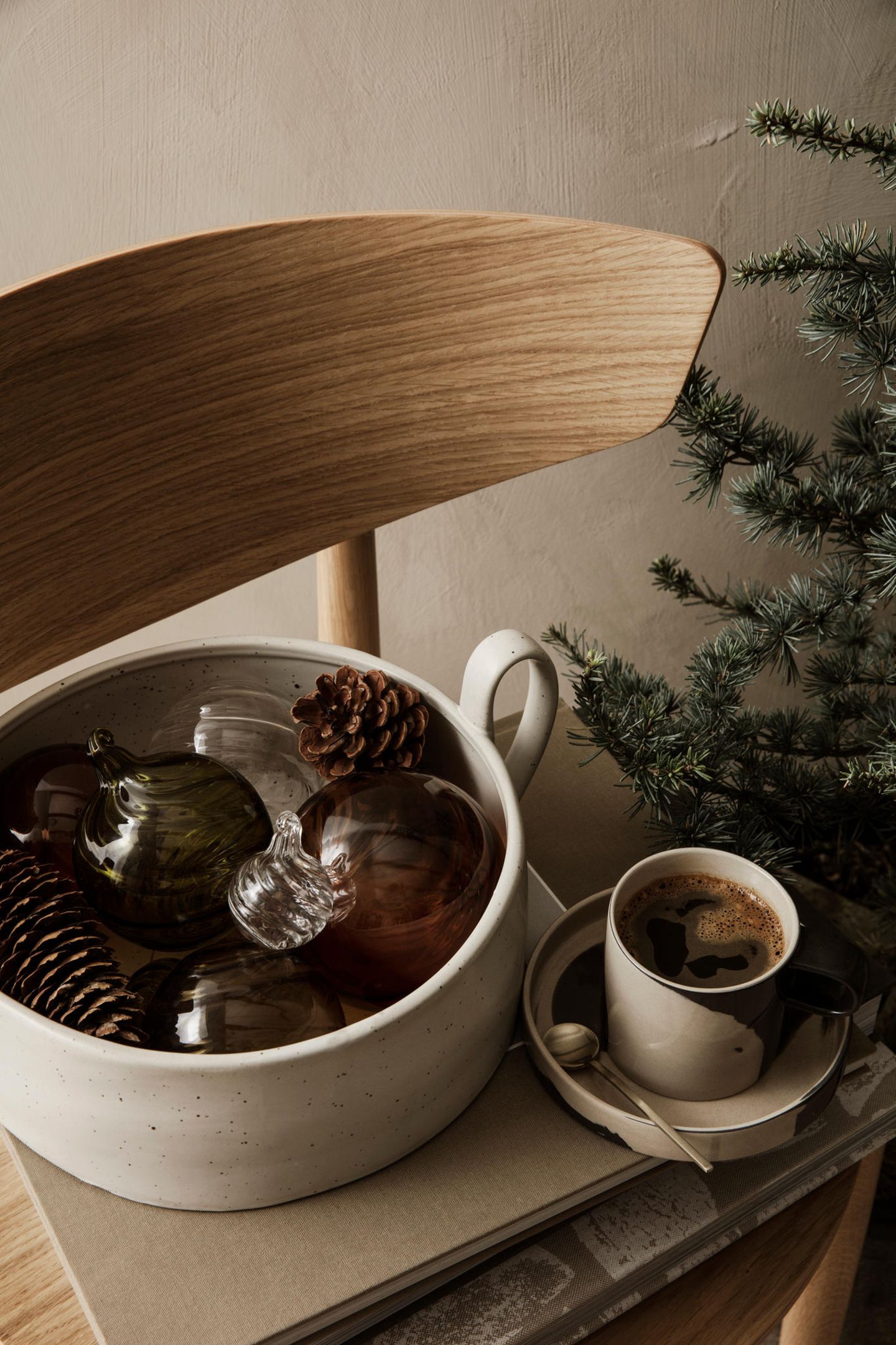 Schale weihnachtlich dekorieren