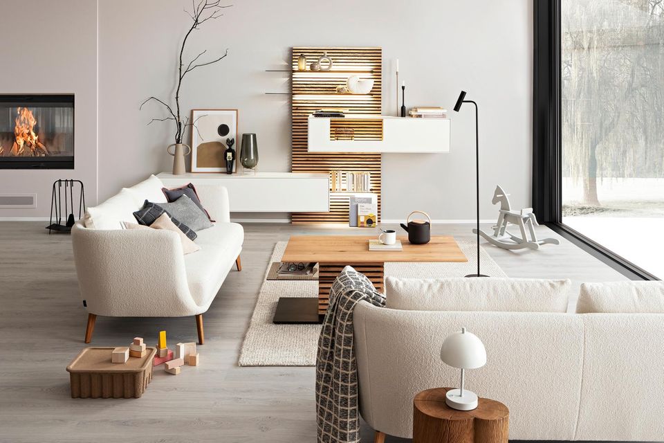 Modernes Wohnzimmer mit Holz - [SCHÖNER WOHNEN]