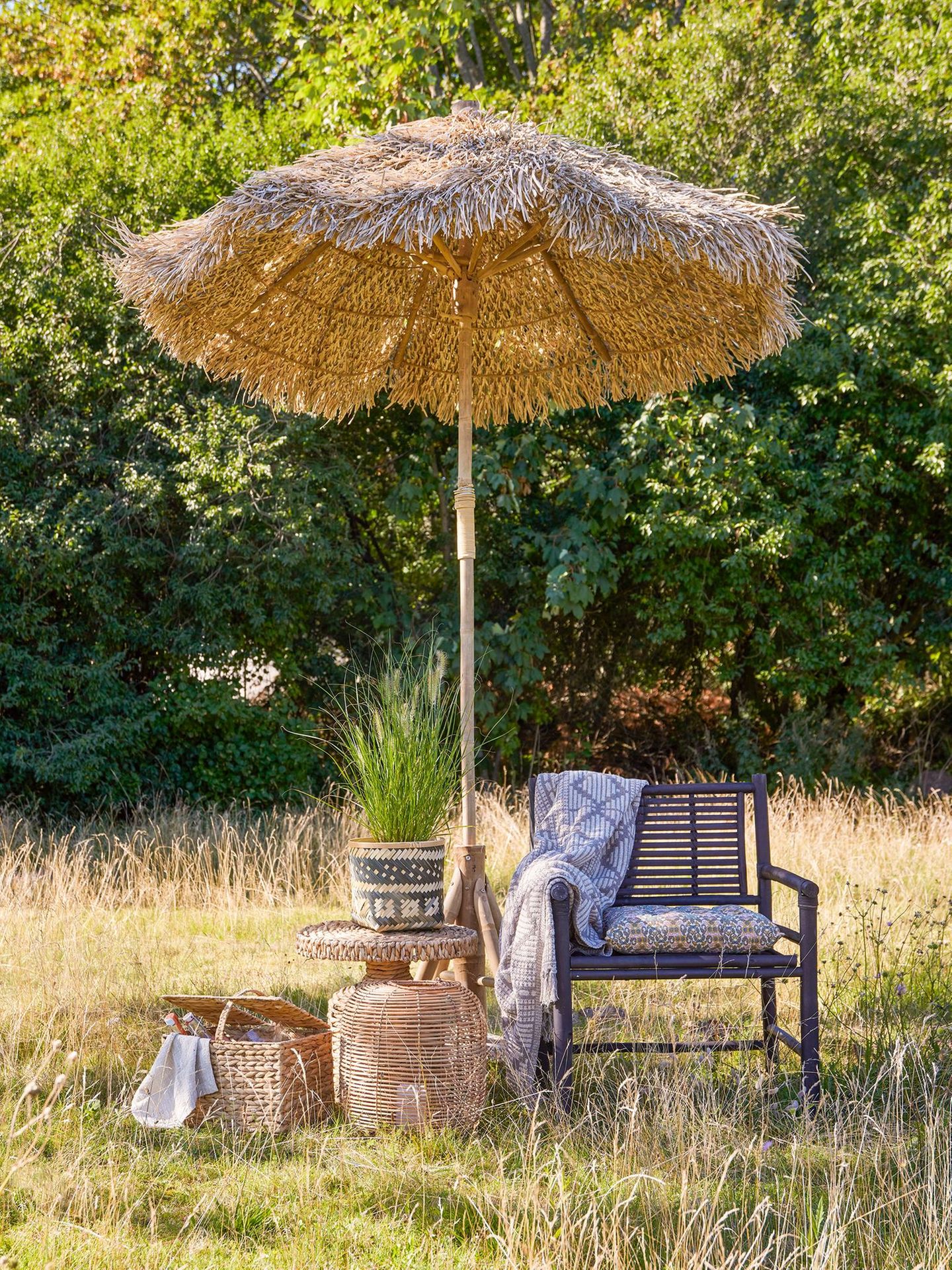 Unverzichtbar auf der Boho-Terrasse: Jute, Bast und Sisal