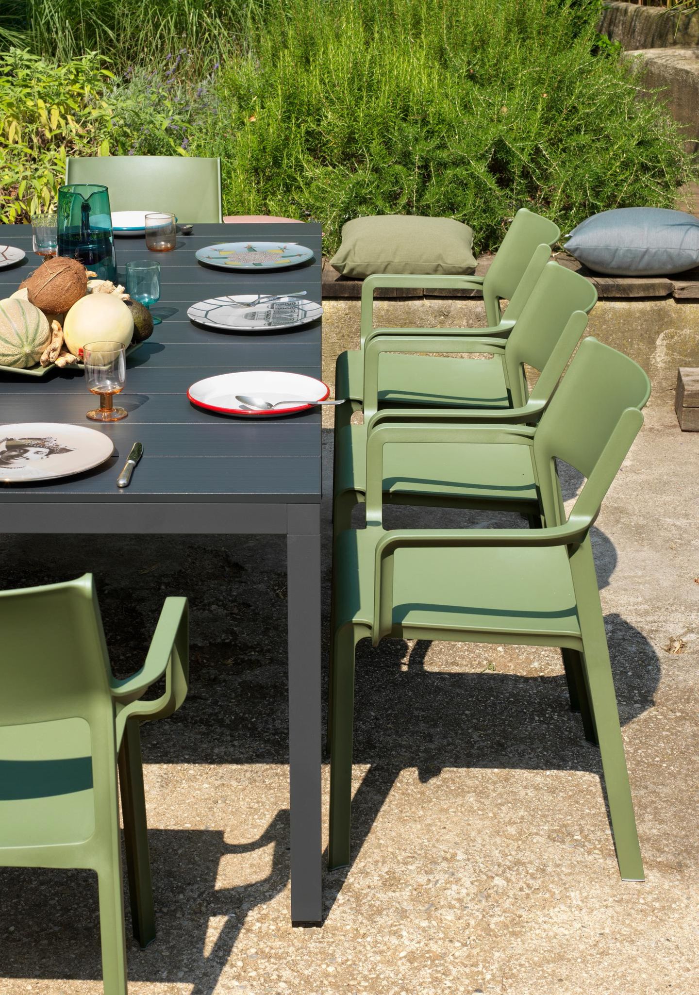 24 Möbel und Accessoires unter 100 Euro, die jede Terrasse aufwerten