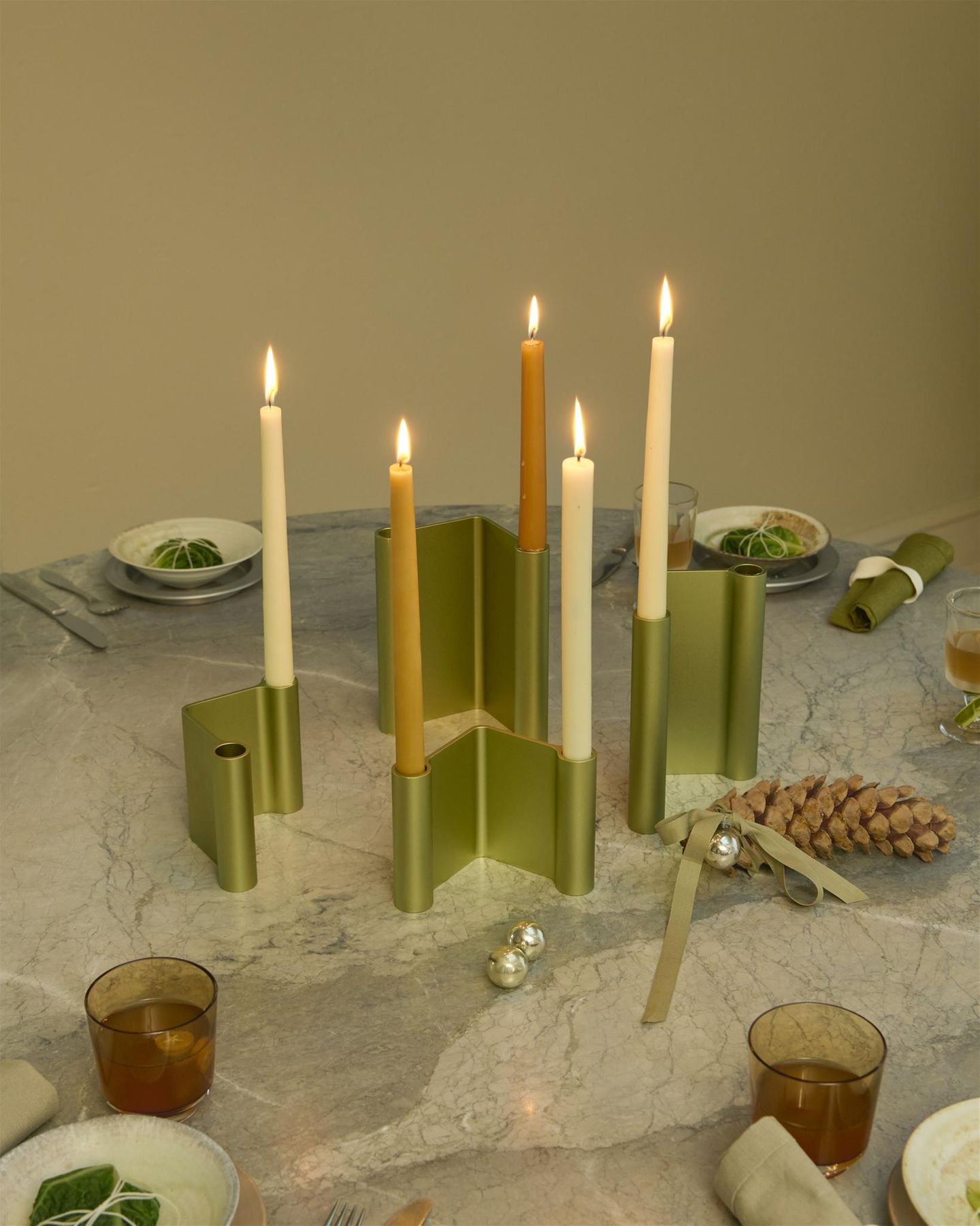 Kerzen auf der Festtafel
