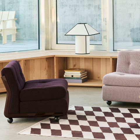 Die Leuchtenkollektion &quot;Ava&quot; von Hay sorgt mit ihrer grafischen Silhouette und auffälligen Kanten für herrlich frischen Wind in der Leuchtenwelt. 