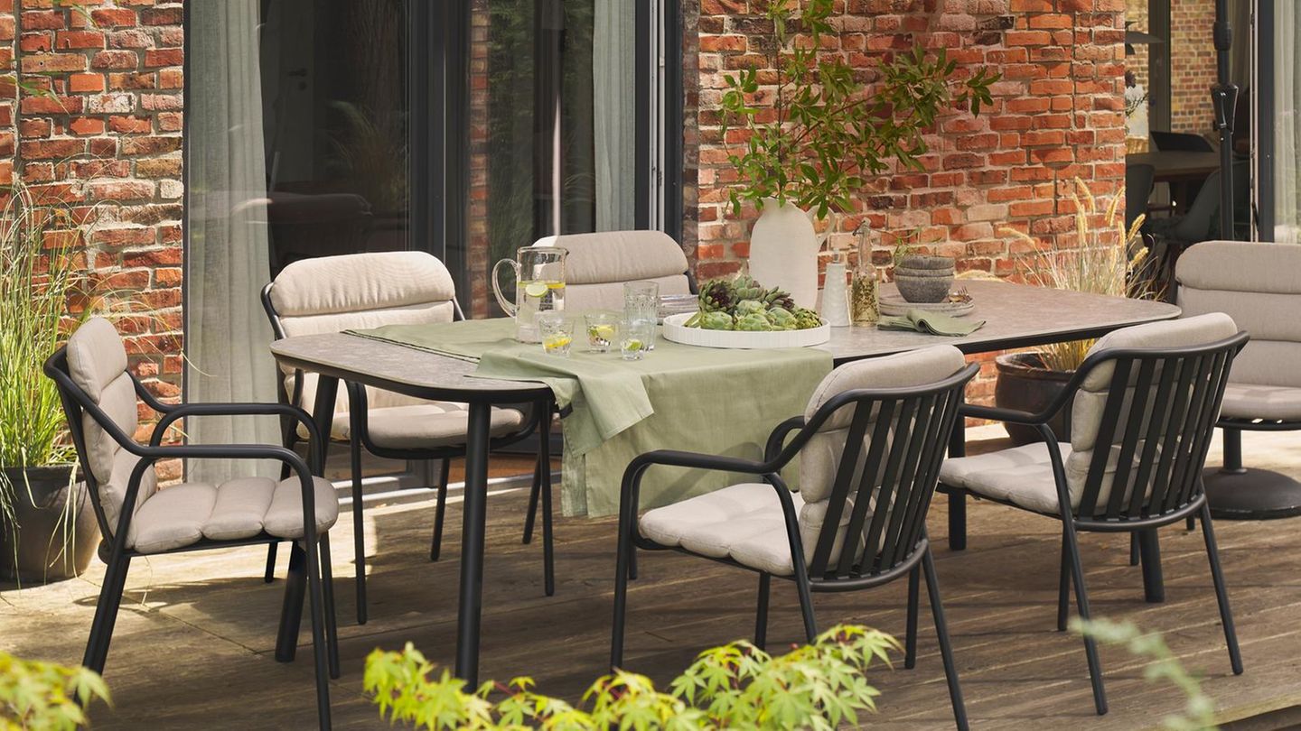 Kleine Terrasse gemütlich gestalten – Tipps & Ideen - [SCHÖNER WOHNEN]
